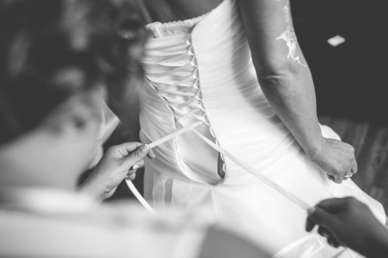 le lacage de la robe