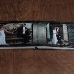 livre de mariage ouvert sur une table