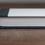 livre de mariage posé sur une table