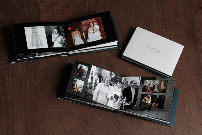le photographe propose un petit livre de mariage