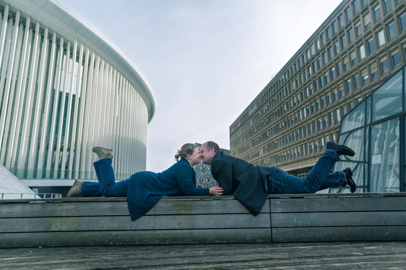amoureux sur un banc au kirchberg