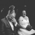 fou rire des mariés pendant la cérémonie