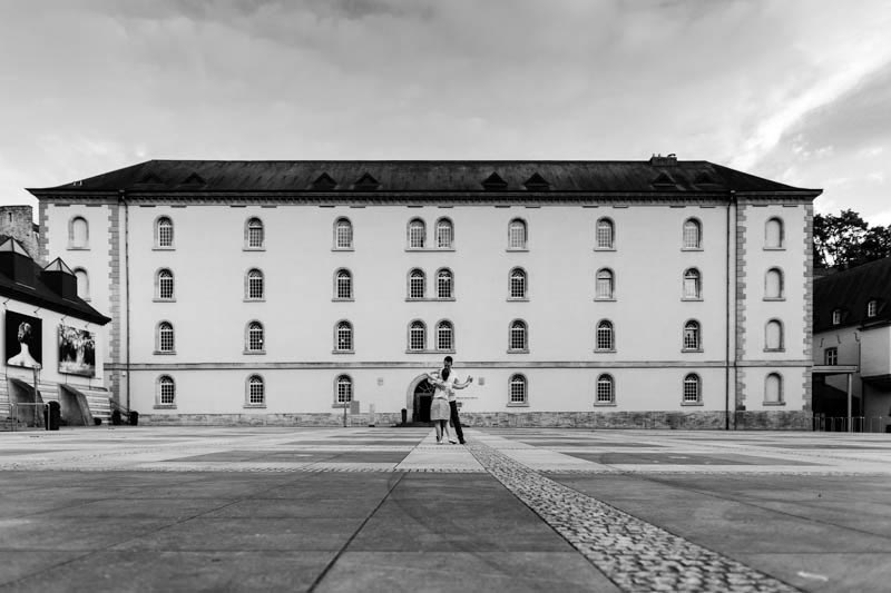 couple dancing in luxembourg city