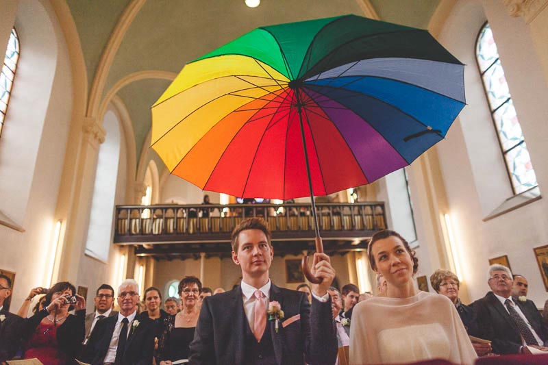 moment humoristique pendant la ceremonie religieuse du mariage