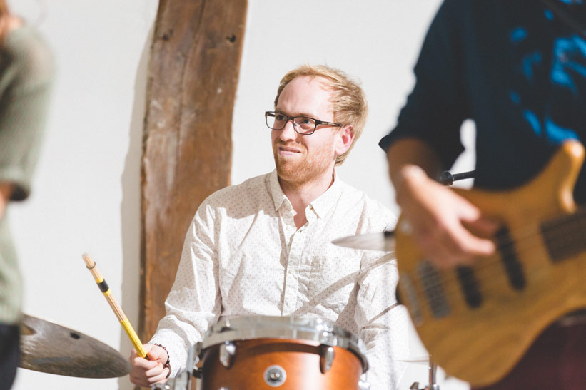 le batteur et le bassiste du groupe