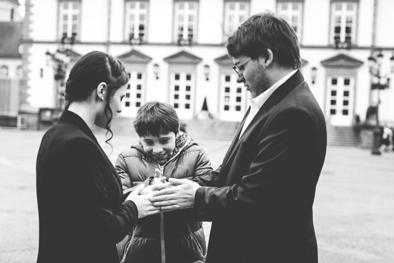 les enfants se réchauffent place guillaume