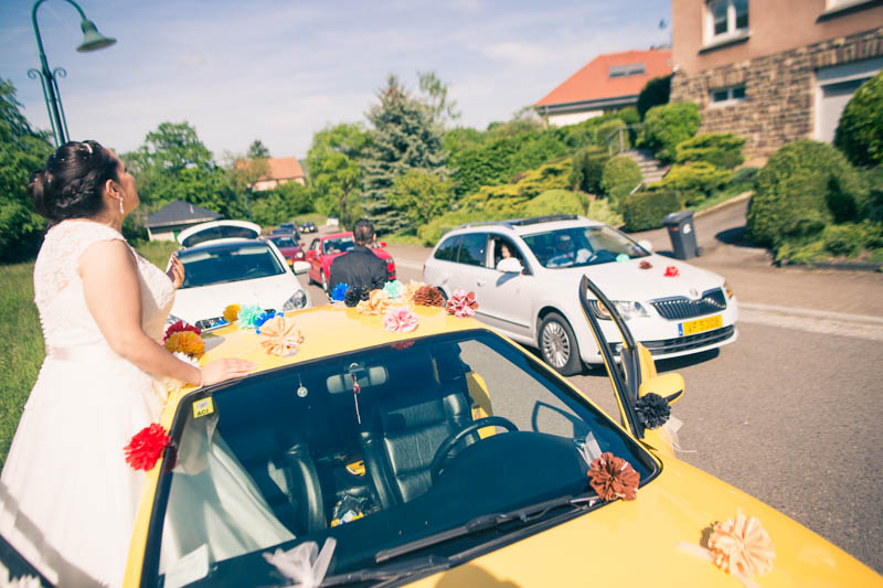 les mariés retrouvent le cortège !
