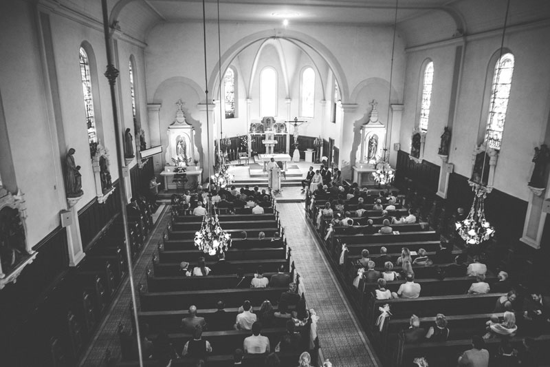 vue densemble dans léglise de serémange en lorraine