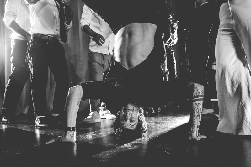 hip hop break dancing during wedding in luxembour