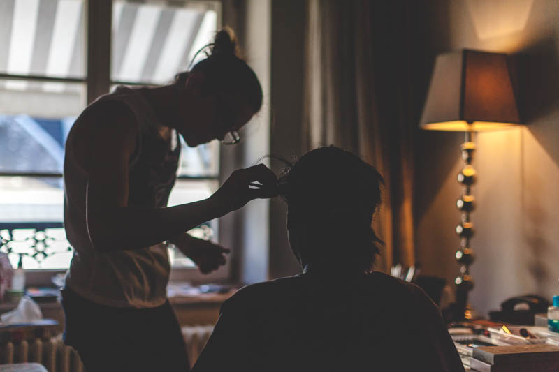 contre jour d'une séance maquillage à l'hote le place d'armes