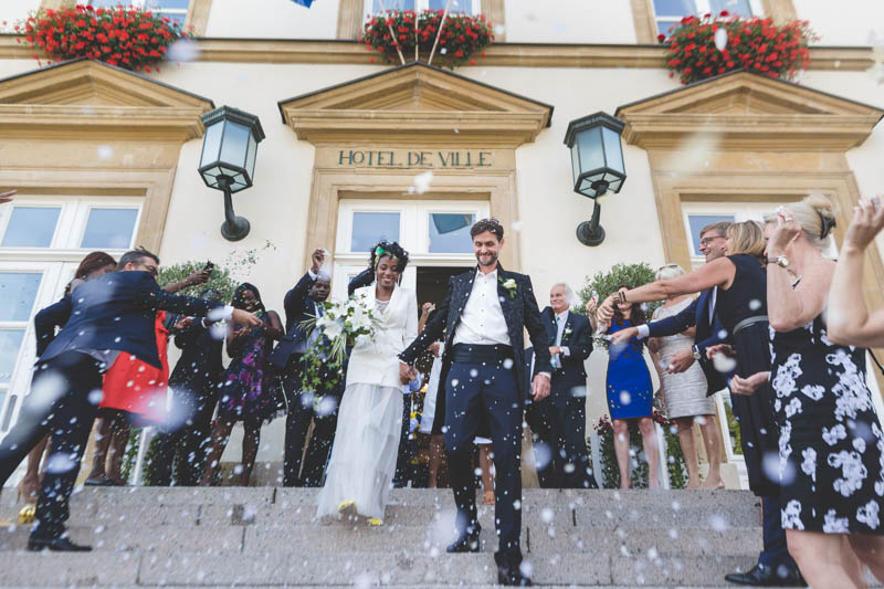 sortie des mariés à l'hotel de ville de luxembourg