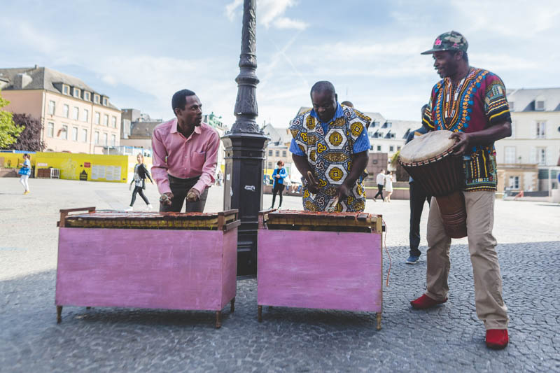 musiciens africains sur la place guillaume II