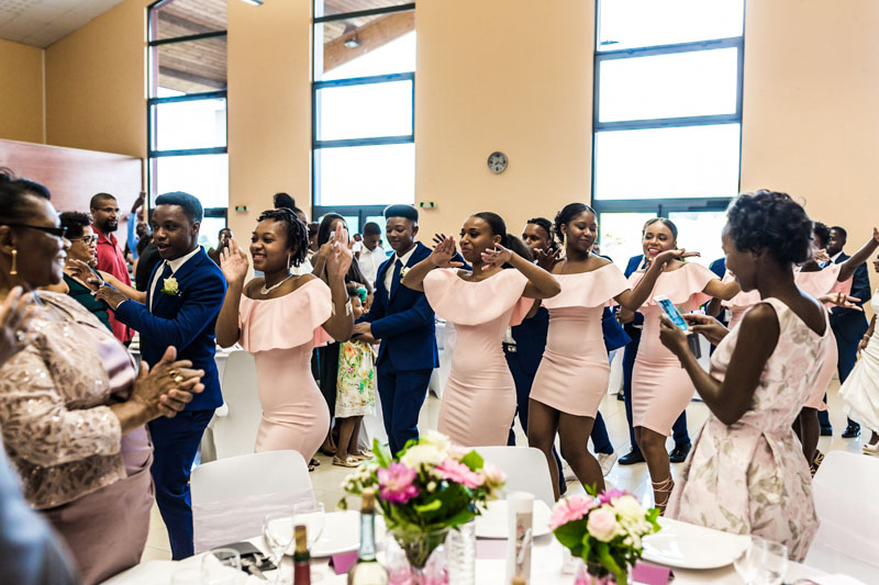 37 capverdian people dancing