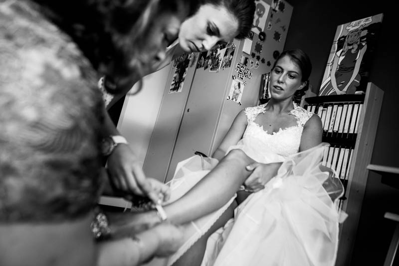16 on met les chaussure à la mariée