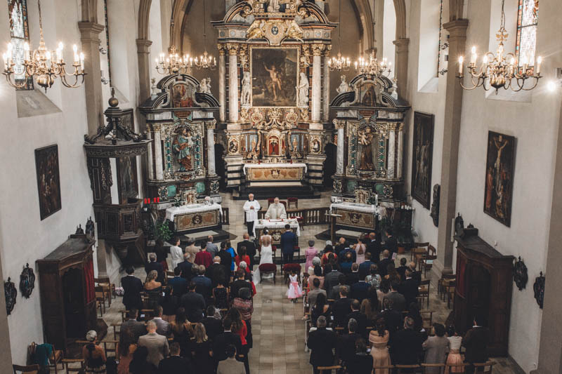 26 photographie de l'intérieur de l'église saint jean du grund au luxembourg