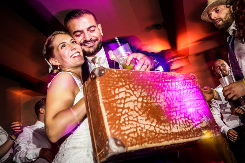 72 les mariés prêts à partir en voyage de noce
