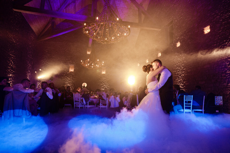 danse des mariés avec les superbes éclairages de mcanim